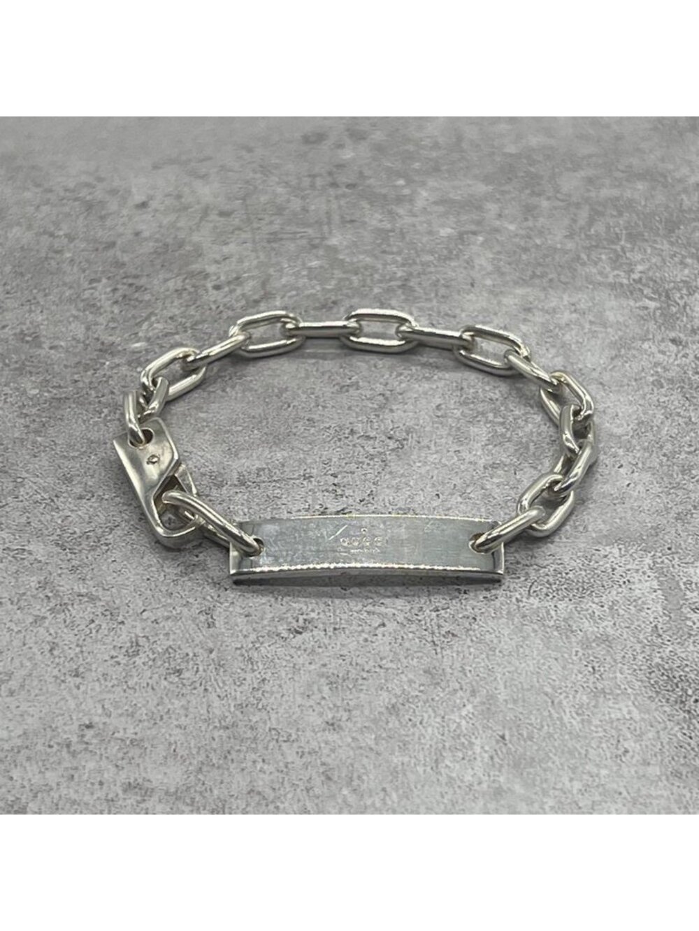 Gucci ID Plate Oval Link Chain Bracelet